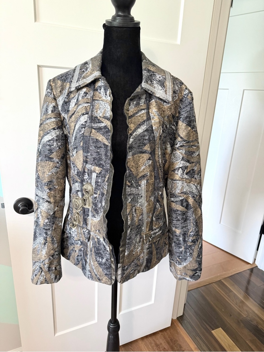 Chico's Embroidered Jacket Tapestry Rosette Print Open Front Blazer Sz 1 Artsy - Picture 2 of 9